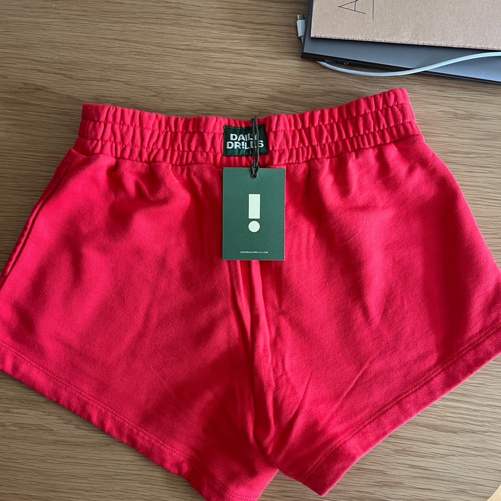 Daily drills super shorts in size XS/S, color heart. Too small for me!